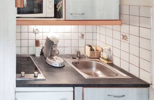 La Salle-les-Alpes Apartment | Homerez - Studio in La Salle-les-Alpes