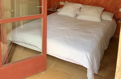 Camallera Villa | Homerez - Villa for 10 ppl. with swimming-pool, garden and terrace at Camallera
