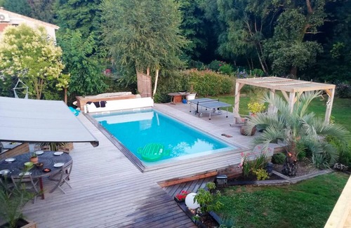 Lacanau Villa | Homerez - Villa for 10 ppl. with swimming-pool, garden and terrace at Lacanau