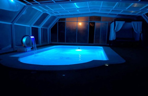 Atarfe Villa | Homerez - Villa for 6 ppl. with swimming-pool, jacuzzi and garden at Atarfe