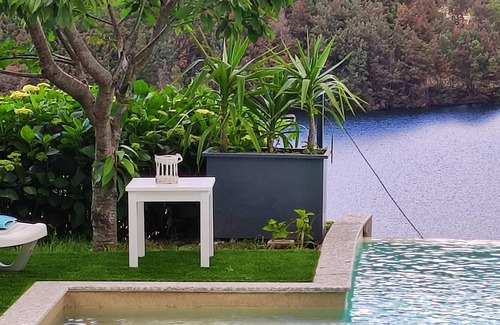 Parada de Bouro Villa | Homerez - Villa for 8 ppl. with swimming-pool, garden and terrace at Pandoses