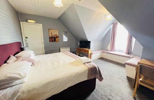 Montrose Hotel | Homesly The George Hotel