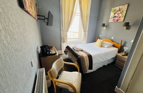 Montrose Hotel | Homesly The George Hotel