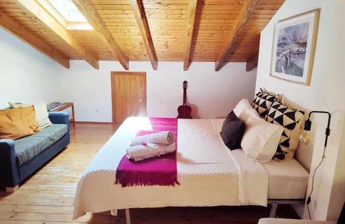 Aljezur House | Homestay Attic Private Bedroom