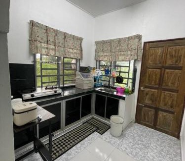 Pasir Puteh House | Homestay Che Nor