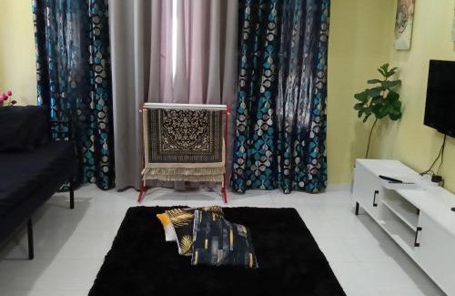 Kawasan Perindustrian Chendering House | Homestay Cik Esah