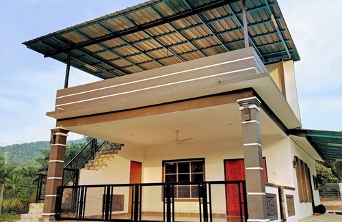 Sungkai House | Homestay near Hot Spring Sg Klah Sungkai Perak