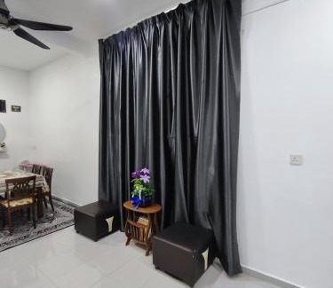 Temerloh House | Homestay Temerloh Near Hospital 4Bedroom 3Air-cond Free Wi-Fi Netflix