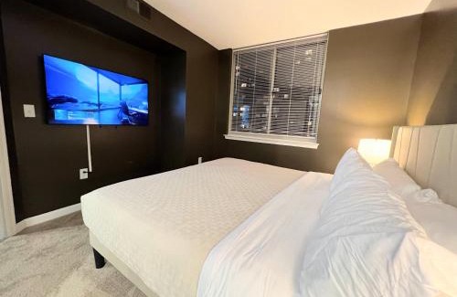 Ballston Apartment | Homestead Charm Arlington King bd