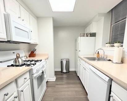 Ballston Apartment | Homestead Charm Arlington King bd