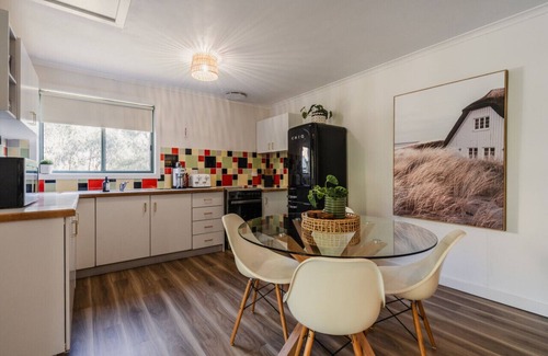 Wallington Cabin | Homestead Pool House, Spa, Basketball, Heated Pool