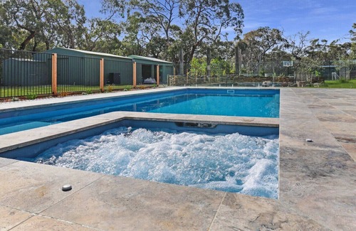 Wallington Cabin | Homestead Pool House, Spa, Basketball, Heated Pool