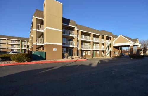 Eiber Hotel | HomeTowne Studios by Red Roof Denver - Lakewood West