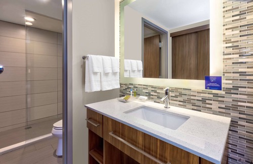 Downtown Pittsburgh Hotel | Homewood Suites by Hilton Pittsburgh Downtown