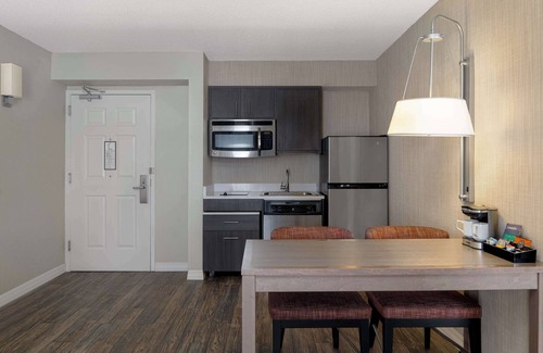 Tallahassee Hotel | Homewood Suites by Hilton Tallahassee