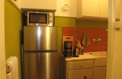 Ilisia Apartment | Homey and calm yet central (by the Hilton)