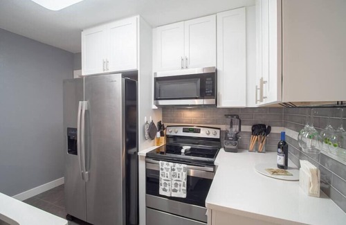 Marietta House | Homey Bungalow Convenient to Marietta and I-75!