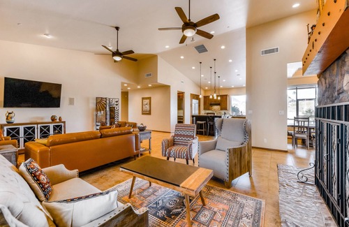 Oro Valley House | Homey, desert gem with private pool & Spa with amazing views!