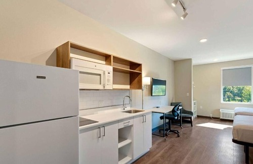 Biggar Hotel | Homey Suite w/Kitchen, Ideal for Long-Term or Business Travelers