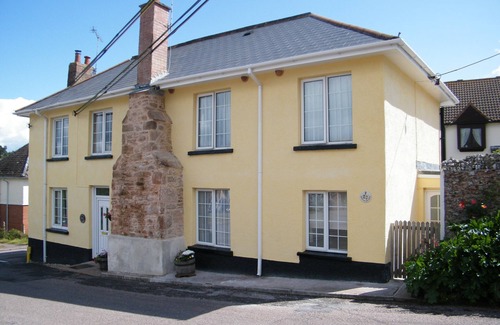 Otterton Cottage | Homley Cottage in pretty Devon village, great location for walks & birdwatching!