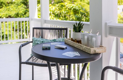 Key West Historic District Condo | HONEY~ Adult Only, 2nd Floor 1 King Bedroom Unit w/Shared Pool!