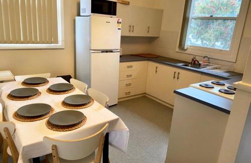 Kingscote House | Honey at KI