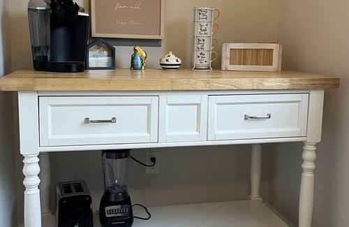 Winder House | Honey Bee in Winder GA - 5 minutes to Fort Yargo Park and Downtown!
