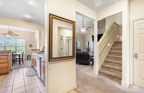 Branson West House | Honey Bee Inn w/Communal Amenities & More!