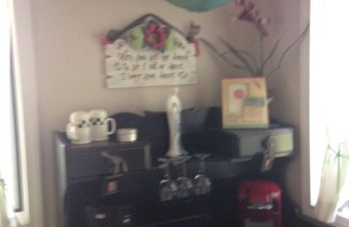 Janesville Cabin | Honeybee Cottage at Star's Hollow Inn and Farm Hobby