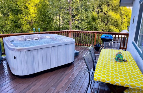 North Fork Apartment | Honeybee Hive/HOT TUB/BBQ/8 minutes to Bass Lake/Sleeps up to 6