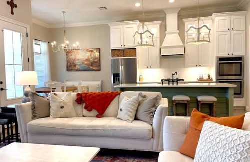 Cade House | Honeycomb Cade