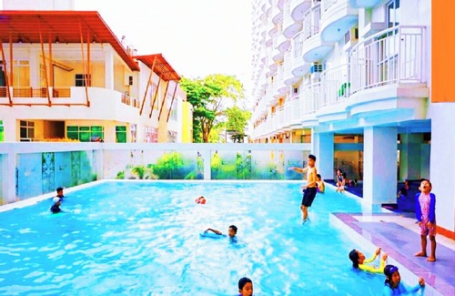 Silang Junction South Condo | HoneyLove 1 BR *free Pool, Parking *View-Deck
