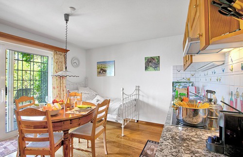 Minusio Apartment | Honeymoon Love Retreat 2, Brione Sopra Minusio, Switzerland