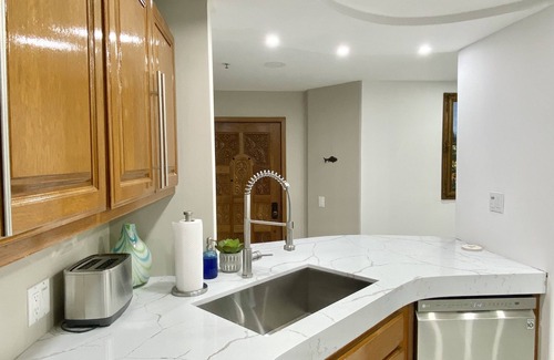 Avalon Condo | Honeymoon Cove Catalina