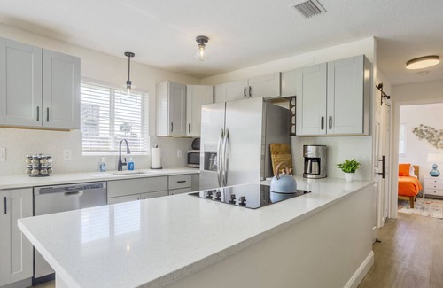 Dunedin Condo | Honeymoon Isle Free Beach Pass King Beds 2 Units