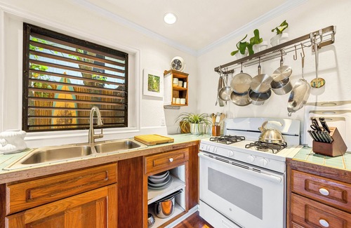 Poipu Cottage | Honeymoon-View Sea Turtles From Your Deck-AC-Outdoor Shower-Free Access to Gym