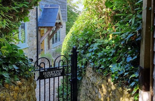 Shipton Gorge House | Honeypot Cottage