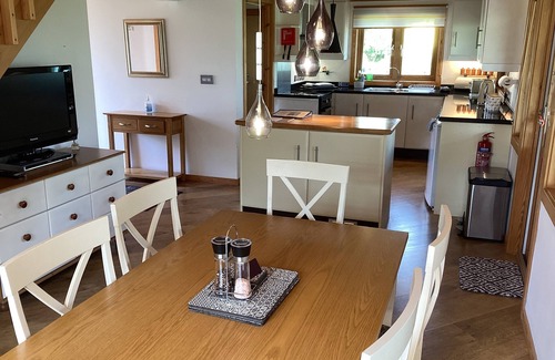 Hopton Cabin | Honeypot LodgenScandinavian Style, on-site golf course.