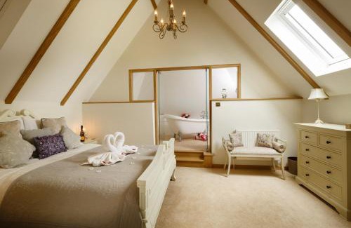 Stoke Ash House | Honeysuckle Cottage