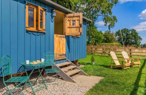Potto House | Honeysuckle Hut