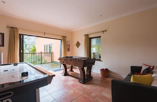 Broad Oak House | Honeywood Lodge by Bloom Stays