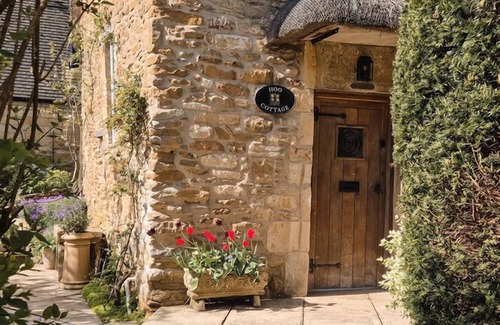 Chipping Campden House | Hoo Cottage - Chipping Campden, Iconic 17th Century Thatched Cottage