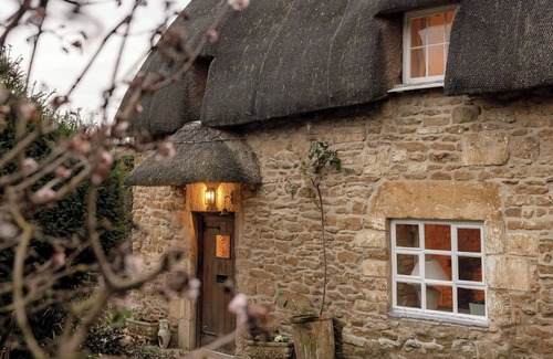 Chipping Campden House | Hoo Cottage - Chipping Campden, Iconic 17th Century Thatched Cottage