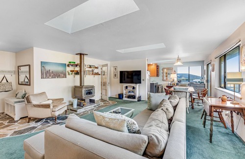 Hansville House | Hood Canal close to the beach with wraparound deck, pool table & fireplace