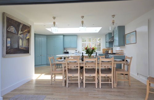 Bembridge Cottage | Hope Cottage - a house that sleeps 10 guests in 5 bedrooms