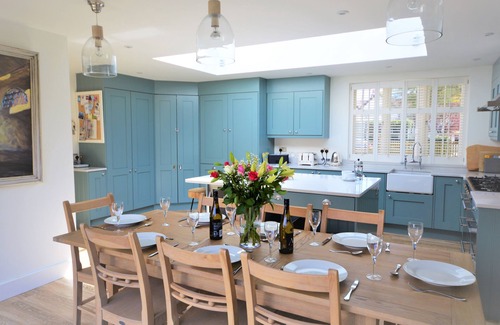 Bembridge Cottage | Hope Cottage - a house that sleeps 10 guests in 5 bedrooms