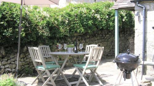 Carsington House | Hope Cottage