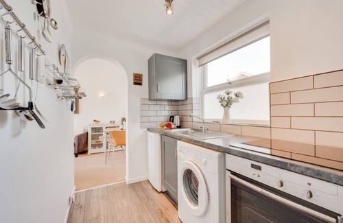 Hope-Cove Apartment | Hope Cove Location - Nr Salcombe - 2 minutes to Beaches - Private Parking - WiFi