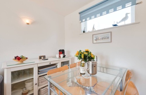 Hope-Cove Apartment | Hope Cove Location - Nr Salcombe - 2 minutes to Beaches - Private Parking - WiFi