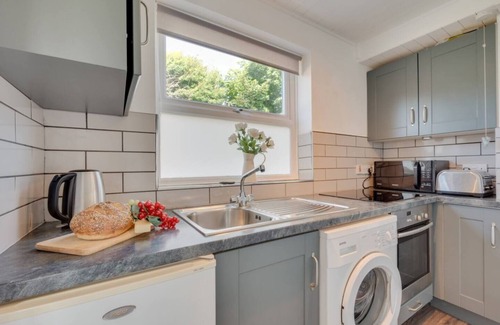 Hope-Cove Apartment | Hope Cove Location - Nr Salcombe - 2 minutes to Beaches - Private Parking - WiFi